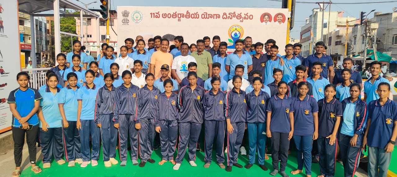 NSS Volunteers and NCC Cadets Enthusiastically Participate in Yoga Andhra 2025